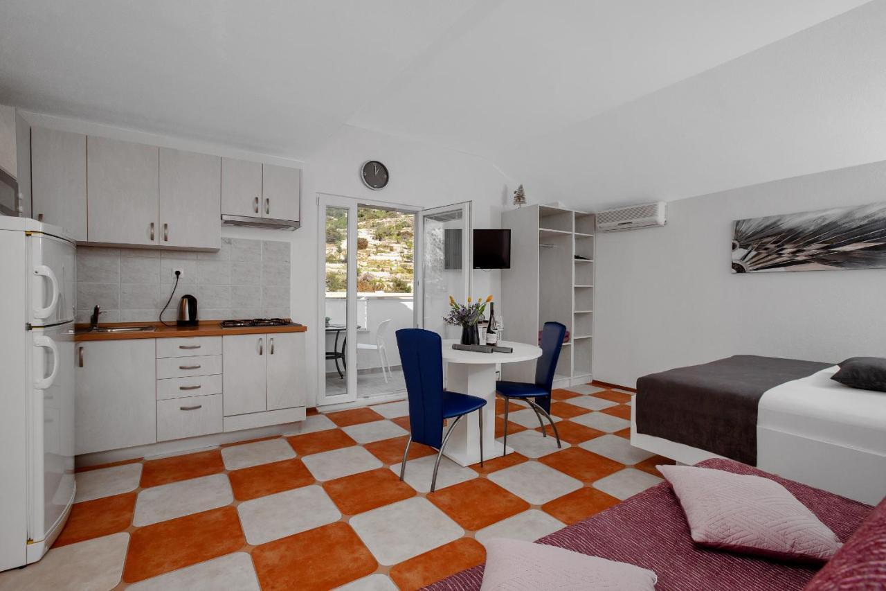 Apartman Toni Lägenhet Drasnice Exteriör bild