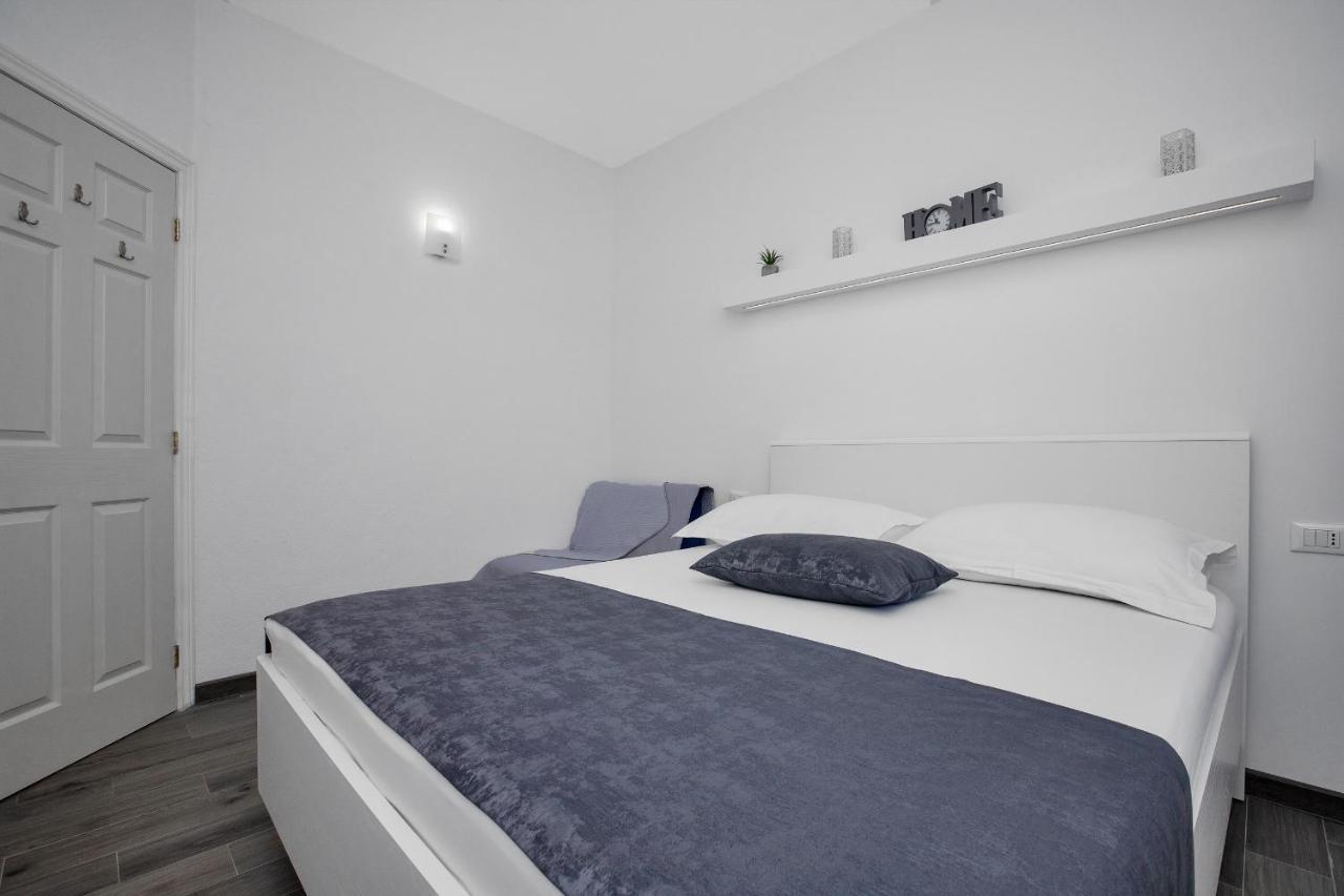 Apartman Toni Lägenhet Drasnice Exteriör bild