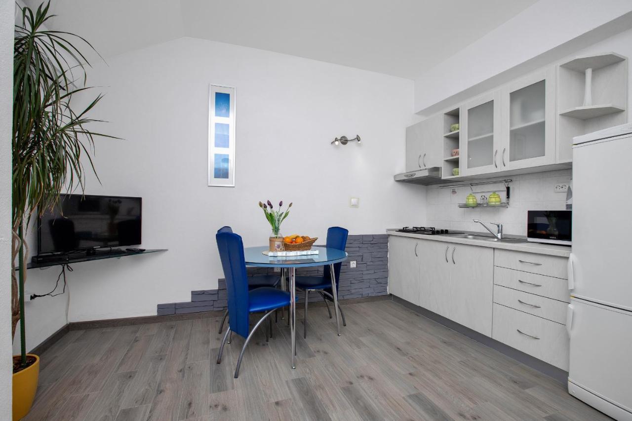 Apartman Toni Lägenhet Drasnice Exteriör bild
