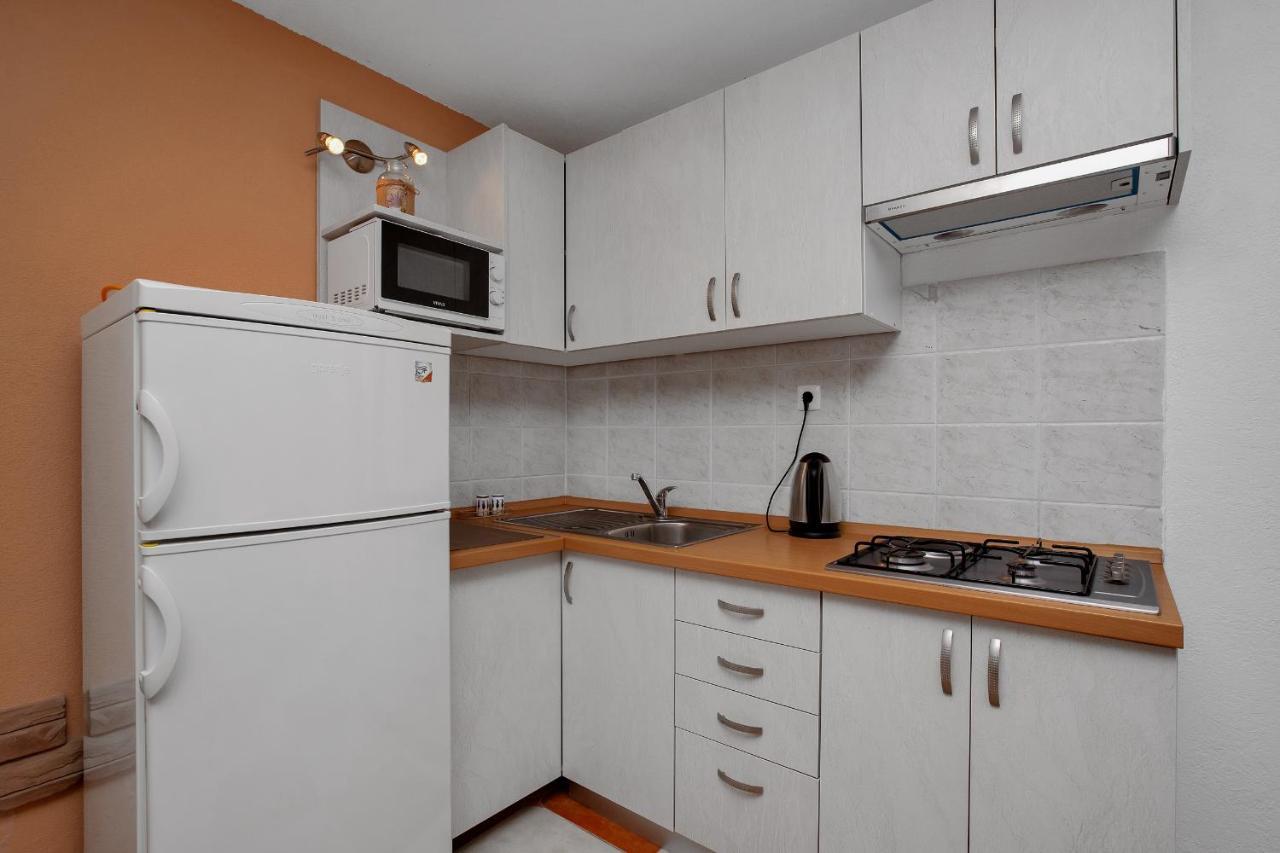 Apartman Toni Lägenhet Drasnice Exteriör bild
